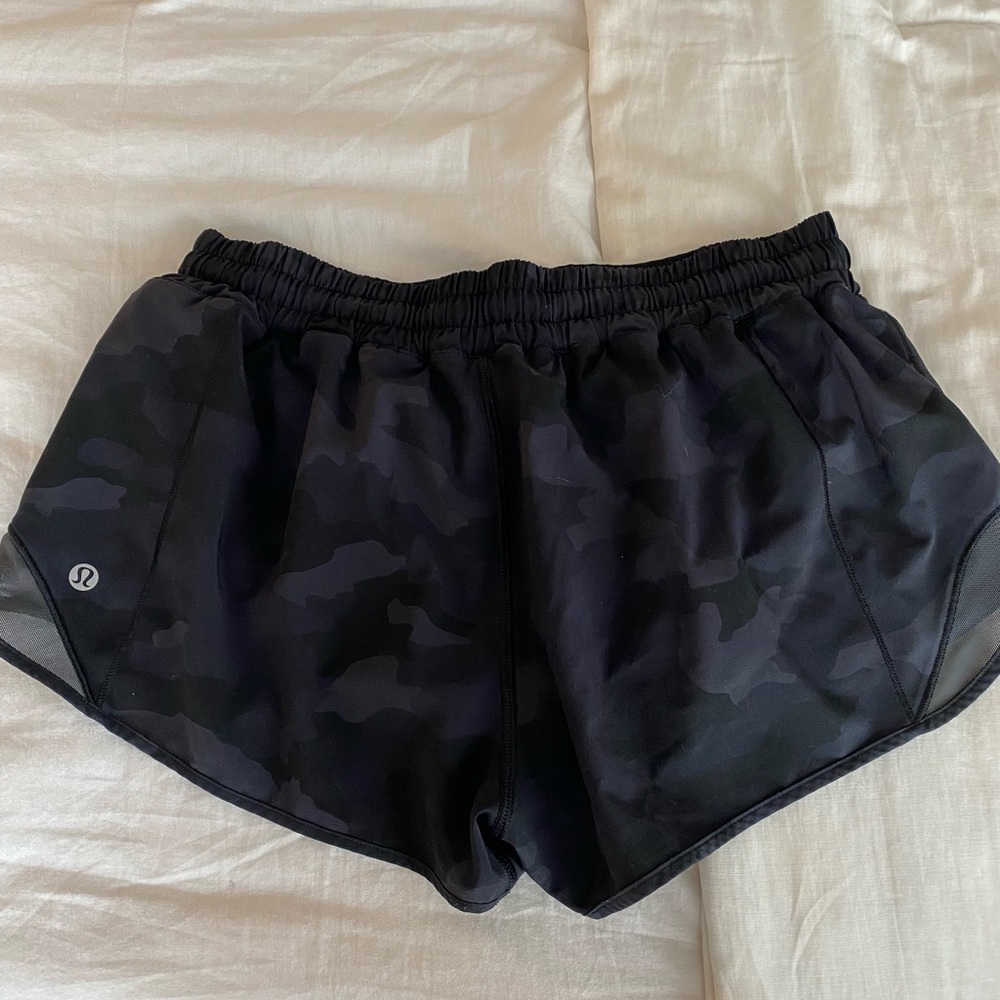 Lululemon Hotty Hot Camo Short 2.5”